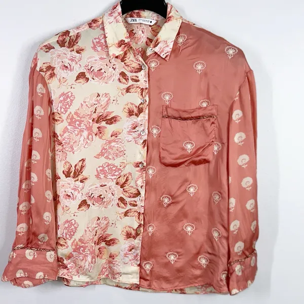Zara satin floral and embroidered button down blouse size small - Image 2