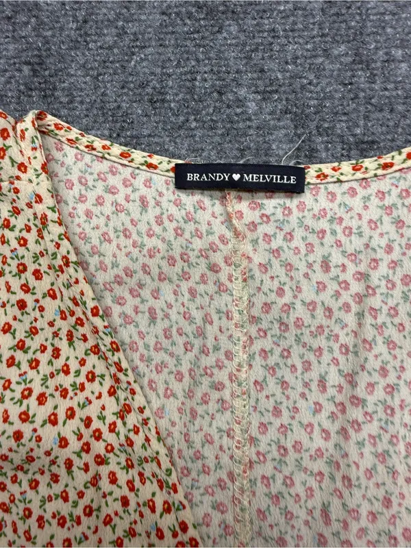 Brandy Melville Womans Small Floral Wrap Dress in Cream and Red - Image 2