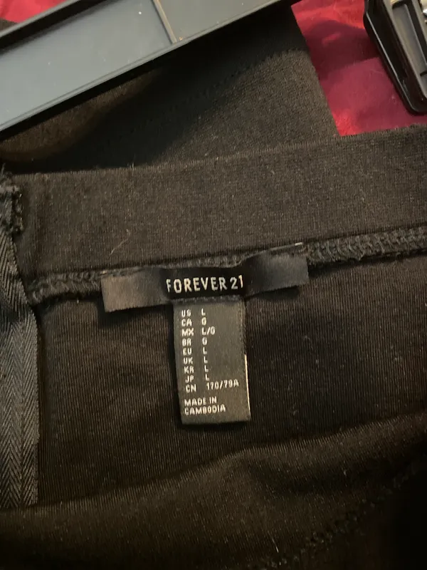 Forever 21 short black skirt size large - Image 4