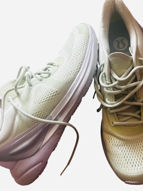 Lululemon blissful running sneakers Ladies Size 8 green w silver good condition - Image 2