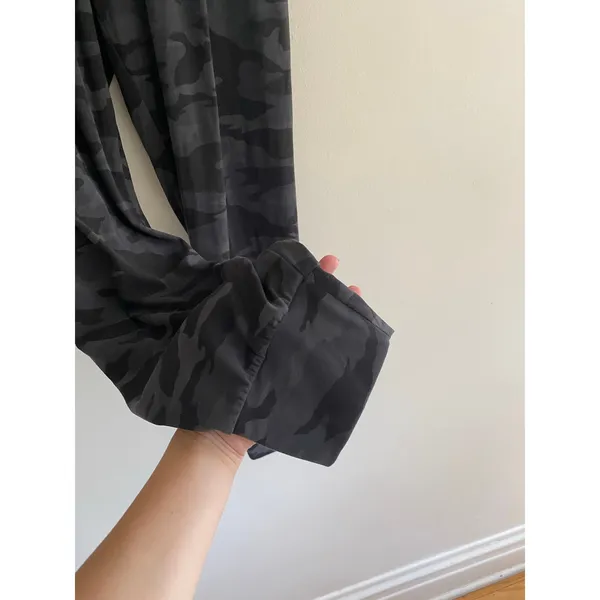 ATHLETA Salutation Black Camo Joggers Size Medium - Image 5