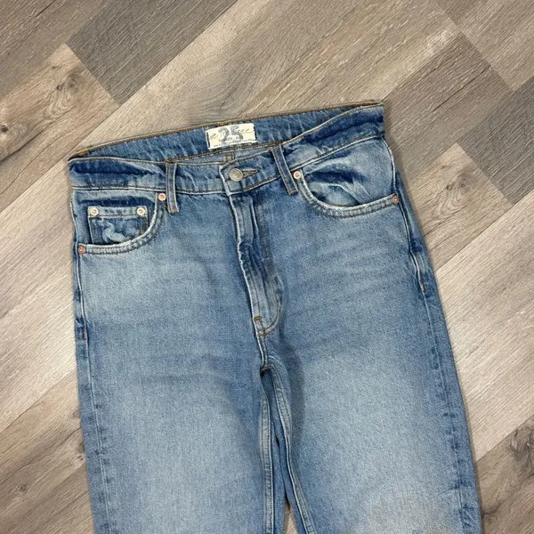 Free People We The Free Vixen Jeans 25 BluDistressed Cigarette Crop Raw‎ Hem - Image 7