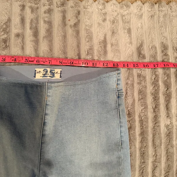 We The Free‎ Women's Light Wash Flare Jeans Size 25 High Rise Bell Bottom - Image 5
