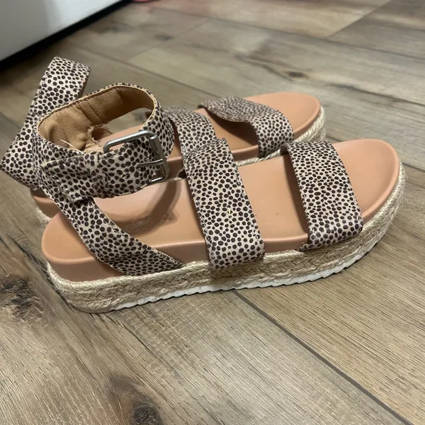 Universal Threads Taupe Speckle Espadrille Platform Sandal - Image 2