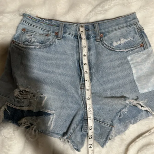 American Eagle size 6 High Rise rainbow patchwork 90’s Boyfriend Shorts - Image 10