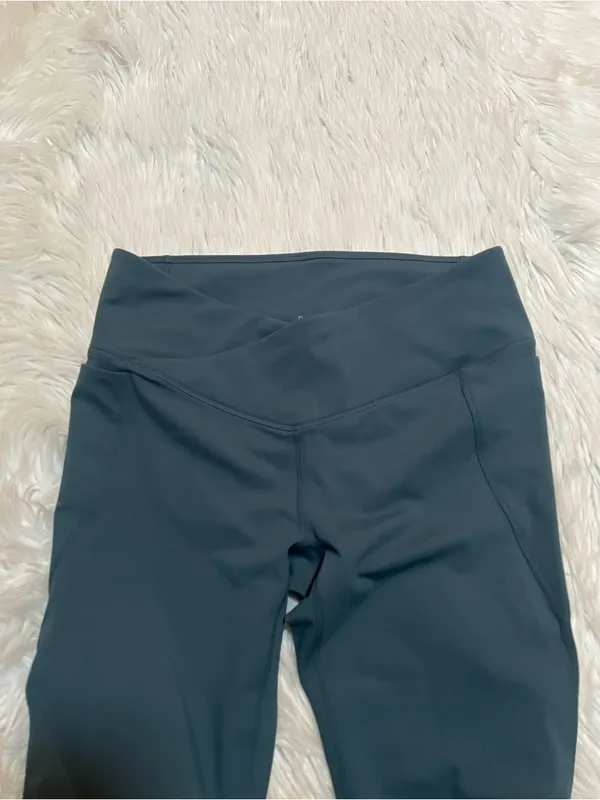 Fabletics Womens Size Large Oasis PureLuxe Crossover 7/8 Legging Green High Rise - Image 4