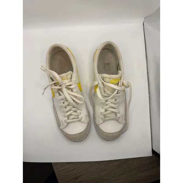 Nike Blazer Low 77 White Yellow DA4074-118‎ Youth 6.5Y Womens 8 Sneakers - Image 2