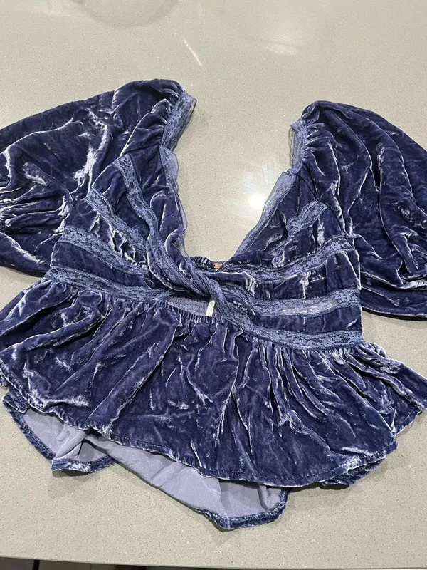 Free people velvet twist top - Image 8