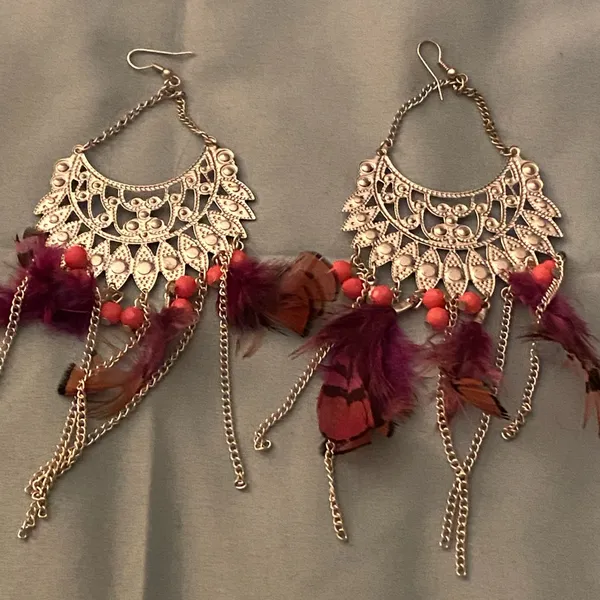Pierced Dangle Earrings 6”H Silvertone Pink Beads Purple Feathers Boho Bohemian - Image 6