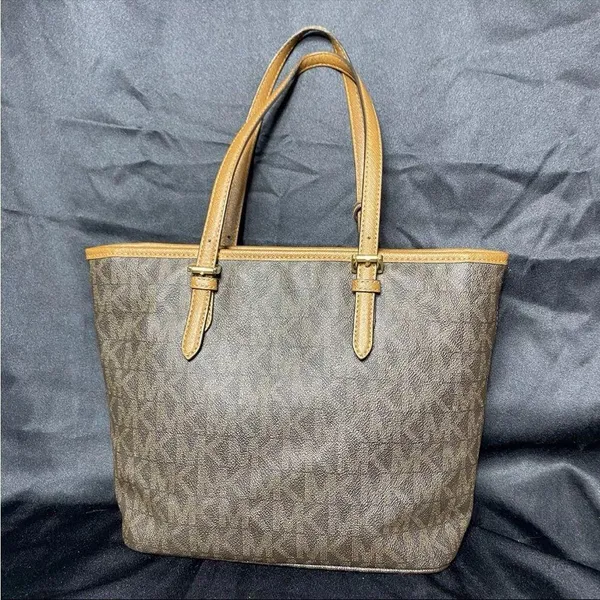 Michael Kors Jet Set Medium Monogram Pocket ToteBag Brown Coated Canvas - Image 7