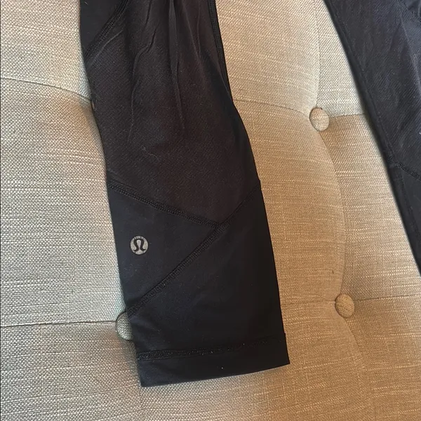 Lululemon Black Lightweight Workout Leggings Size 2 - Image 8