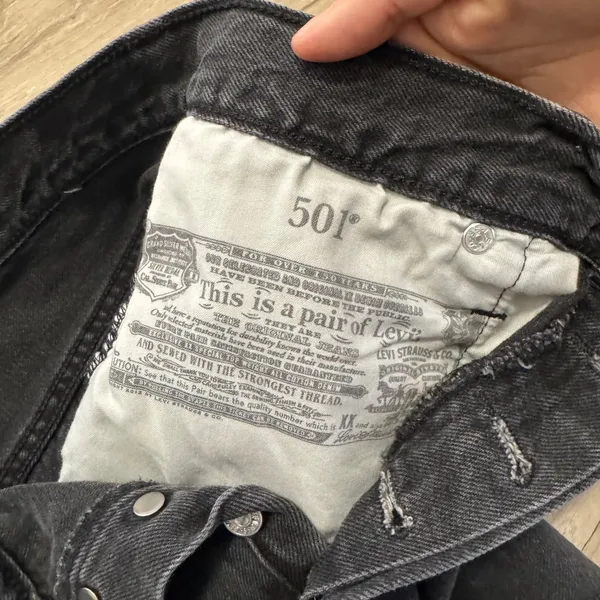 Levi's 501 Original Shorts Womens W29 Black Denim Cutoff Button Fly Raw Hem - Image 3