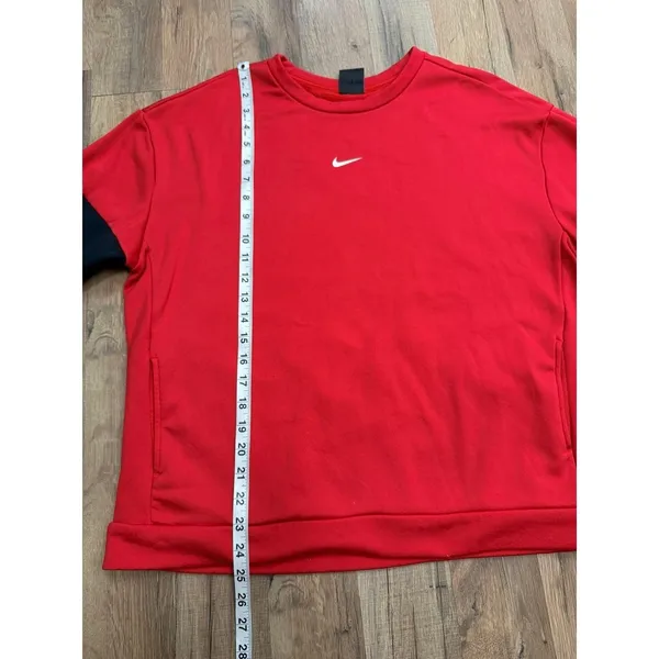 Nike Red Crewneck Sweatshirt Women Medium‎ Athletic Pullover Logo - Image 8