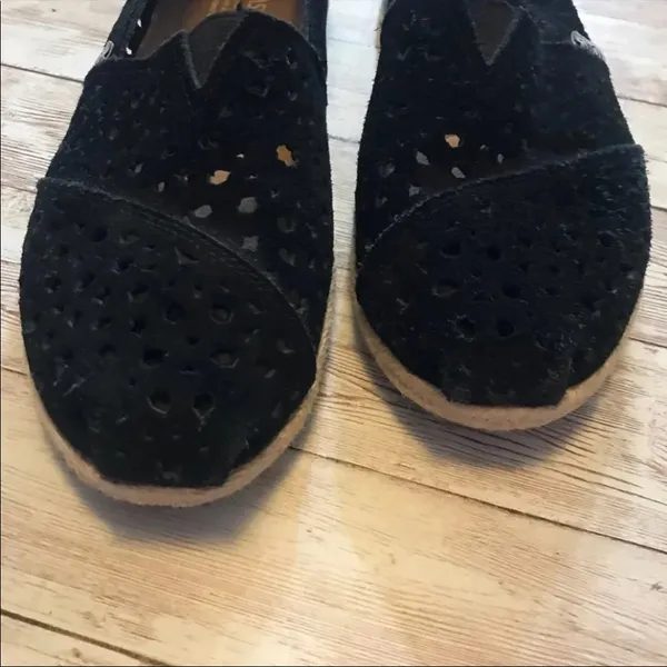 TOMS Shoes - Image 2