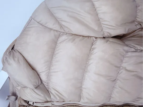 Aritzia TNA The Little Puff Packable Down Jacket Beige Size XS - Image 3