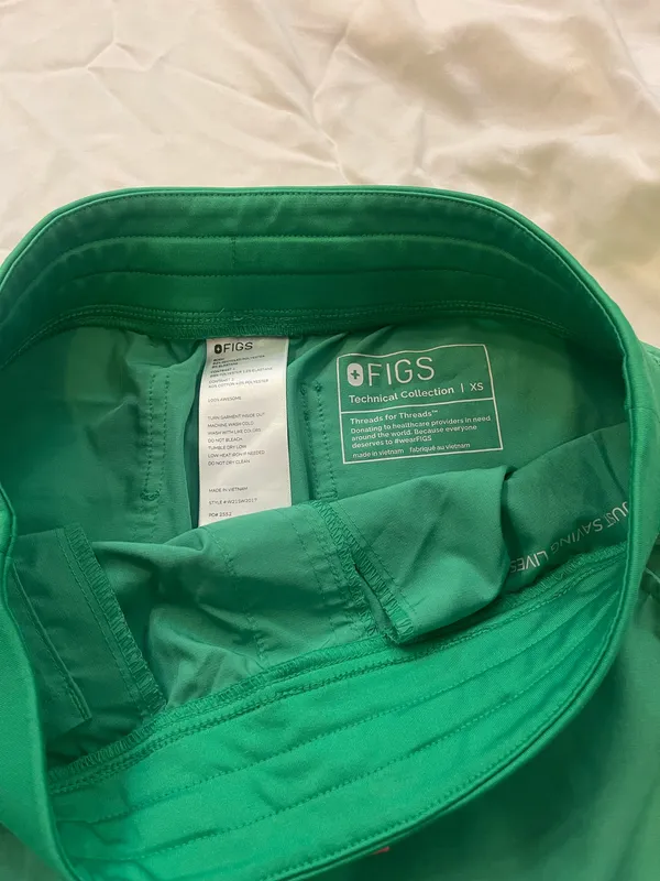 FIGS Scrubs pants - Image 2
