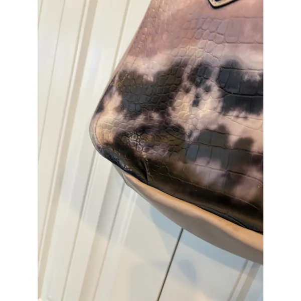 Simply Vera Vera Wang‎ Gray And Black Tie Dye Purse - Image 4