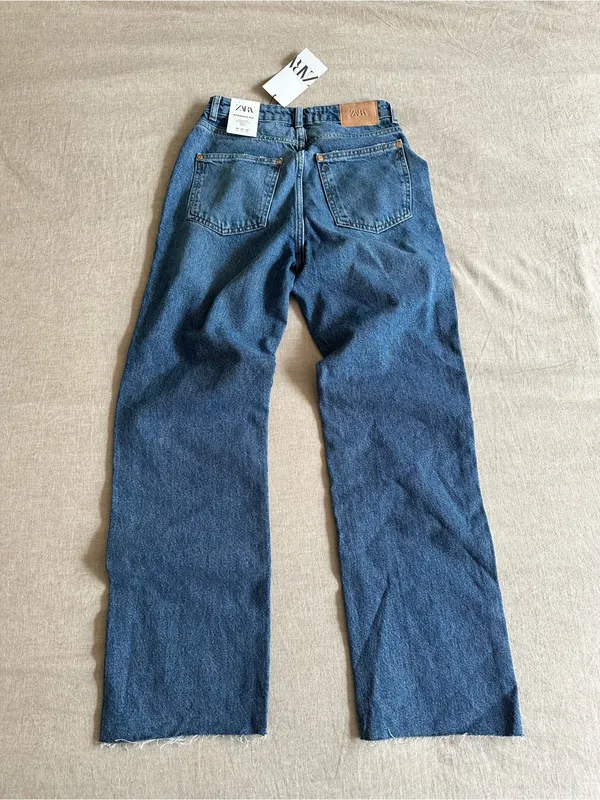 NWT Zara Straight Fit High Rise Jeans Denim size US4 - Image 7