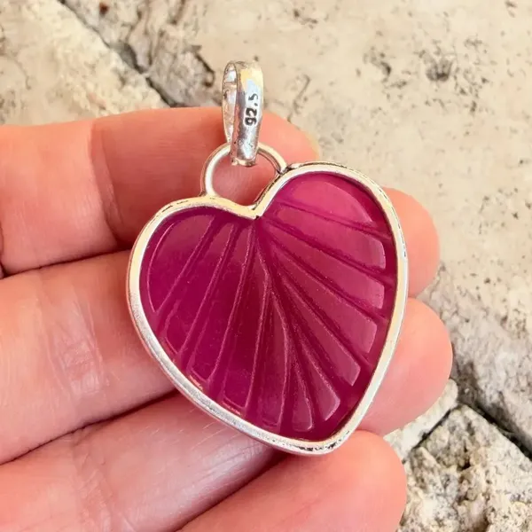 Carved Ruby Heart Clover Pendant 925 Silver Overlay Red - Image 9