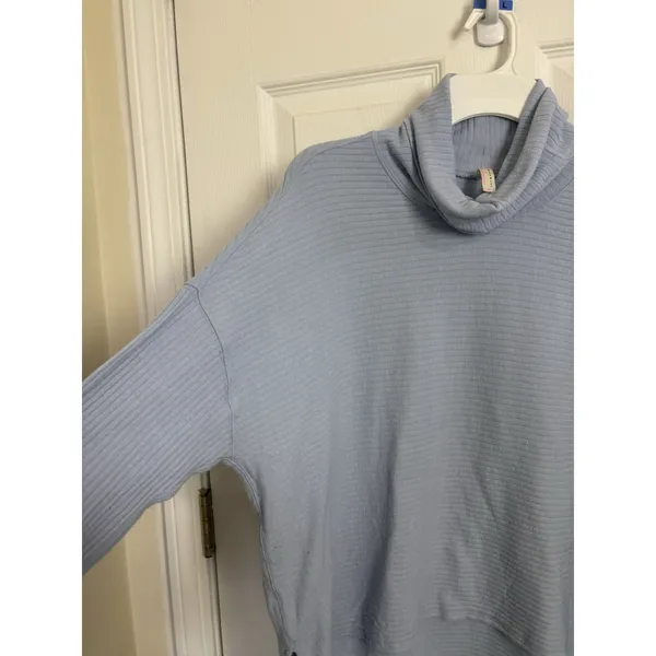 Free People FP Movement Ribbed Bell Sleeve Light Blue Stretch Top Oversized S - Image 5