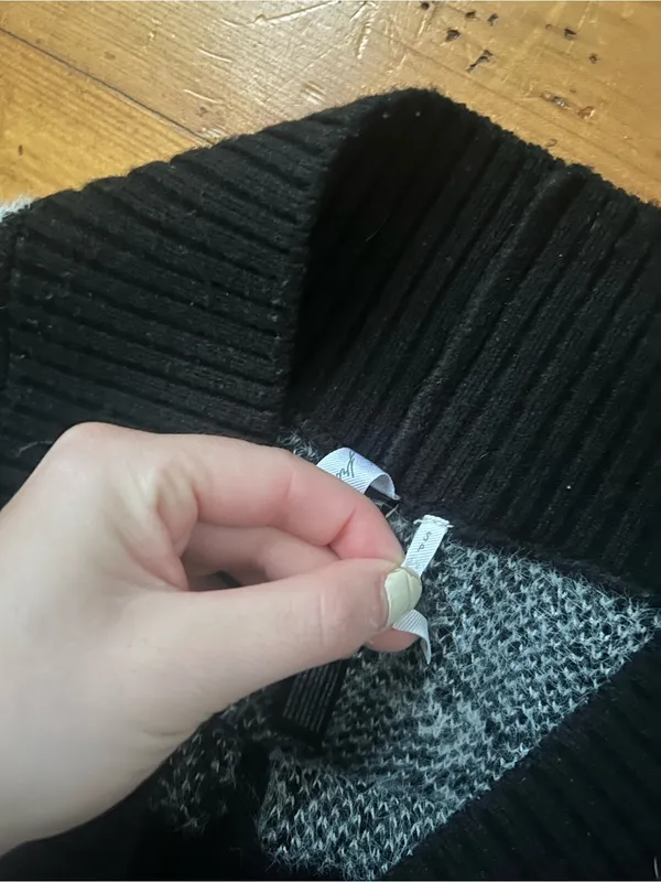 Urban outfitters out from under cozy up bow crochet shorts small - Image 2