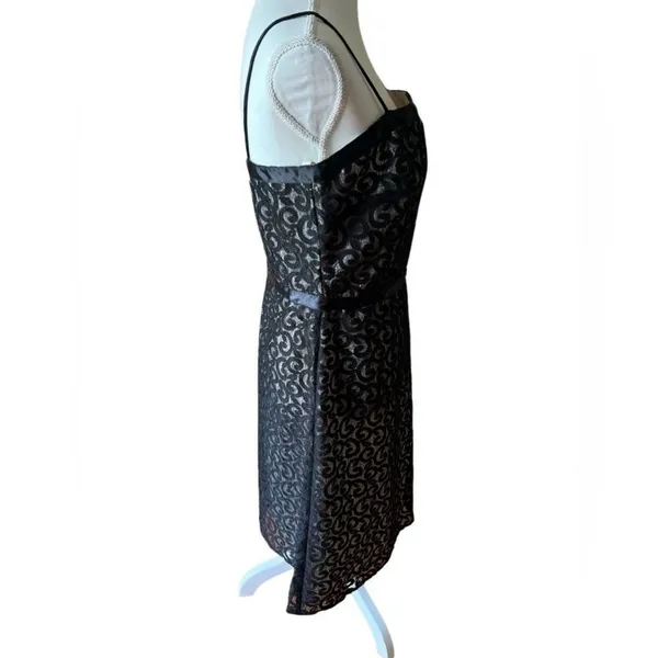 White House Black Market Black Lace Overlay Cocktail Dress LBD Size 10 - Image 5