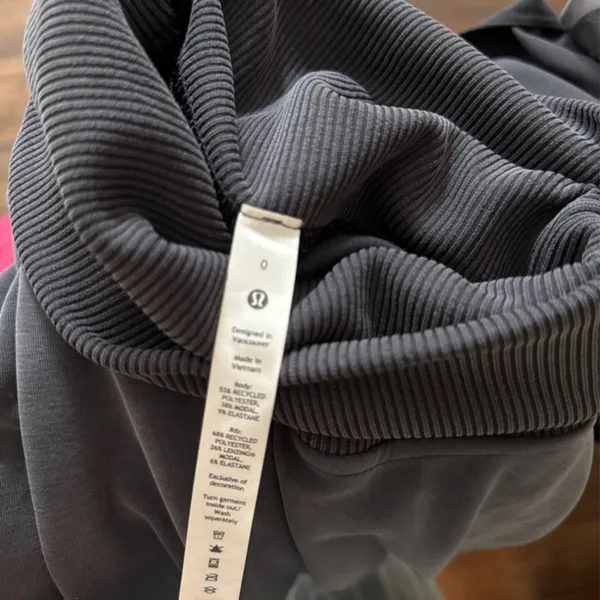 NWOT lululemon Softstreme turtleneck pullover, black, size 0. - Image 4