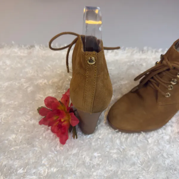 Michael Kors Tan Suede Lace Up‎ 7 Ankle Boots Block Heel Lug Sole Gold Hardware - Image 5