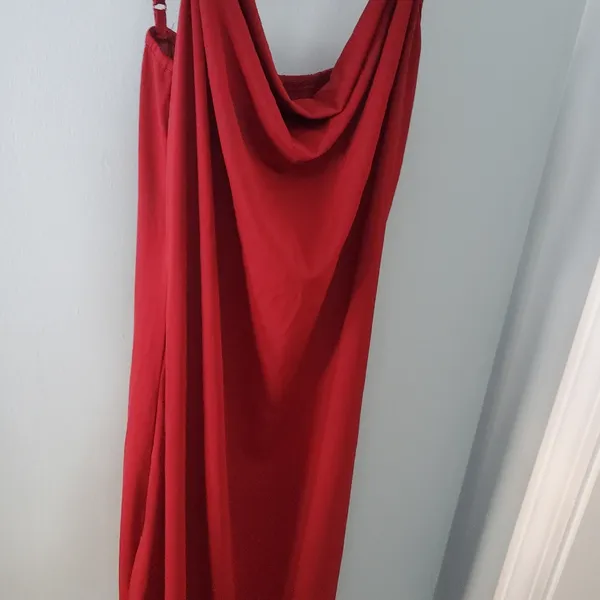 Scoop neck wine color maxi dress with slits on the side size large new n… - Image 3