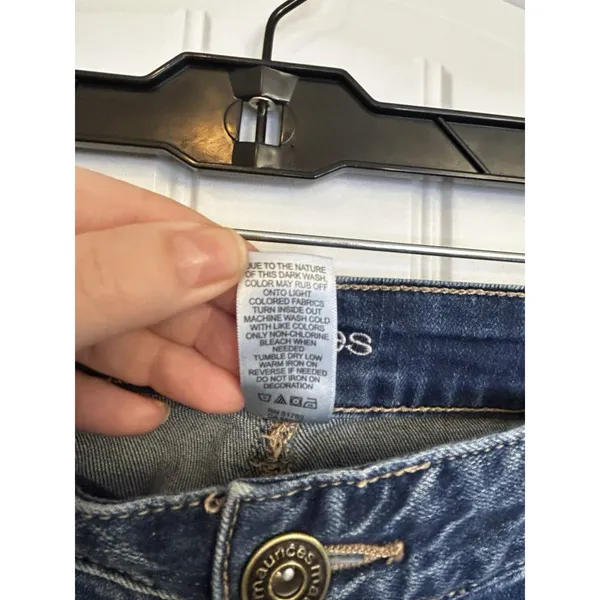 Maurices Distressed Denim Capri Jeans 15/16 Stretch Raw Hem Plus Size Blue - Image 6