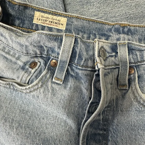Levis 501 Premium Denim Jeans Womens Size 26x30 Button Fly Light Wash Raw Hem‎ - Image 5
