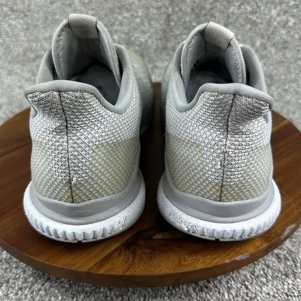 Adidas sneaker women’s size 9.5 - Image 5