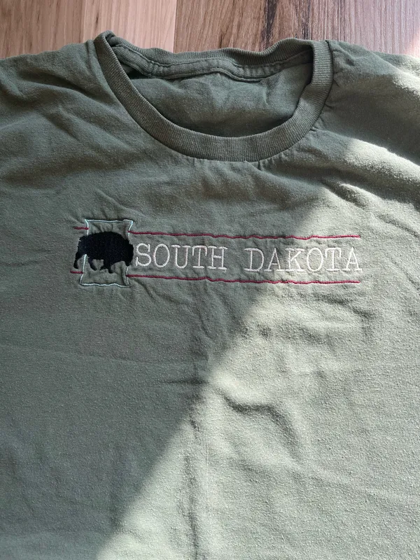 South Dakota embroidered T-shirt - Image 2