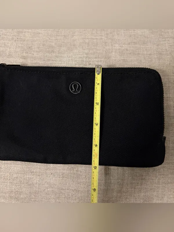 Lululemon Double Zipper Compartment Wristlet Black - Image 12