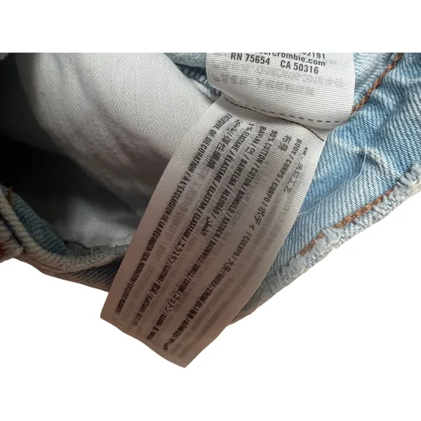 Abercrombie & Fitch High‎ Rise Mom Shorts Light Wash Distressed Denim 29 8 - Image 5