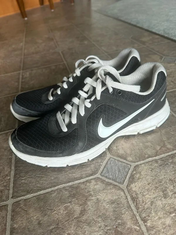 Nike Air Relentless Sneakers Black/White Running, Gym, Exercise… Worn - Image 4