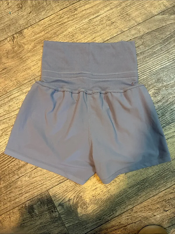 NWOT Fabletics Maj Shorts in Jasmine - Image 7