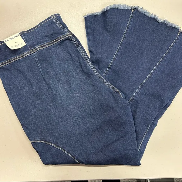 We The Free People Curvy Last Dance Low Rise Flare Pull On Jean Dark Blue 35 NWT - Image 3