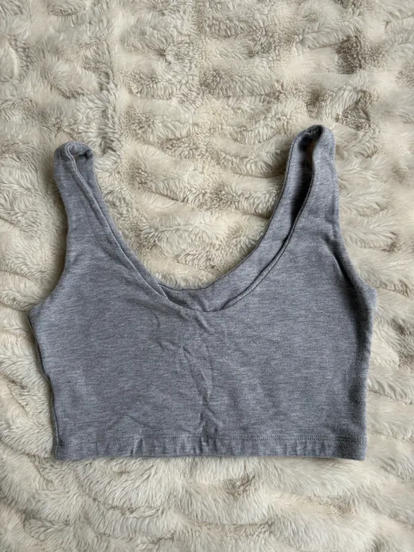 Brandy Melville Cropped Tank Top Grey - Image 2