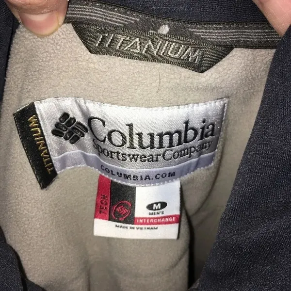 Columbia Titanium jacket with side zippers - Image 3