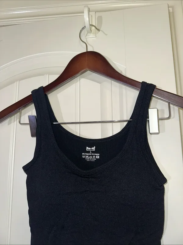 Pro-Fit Seamless Ribbed Sports Bra L NWOT Black - Image 2