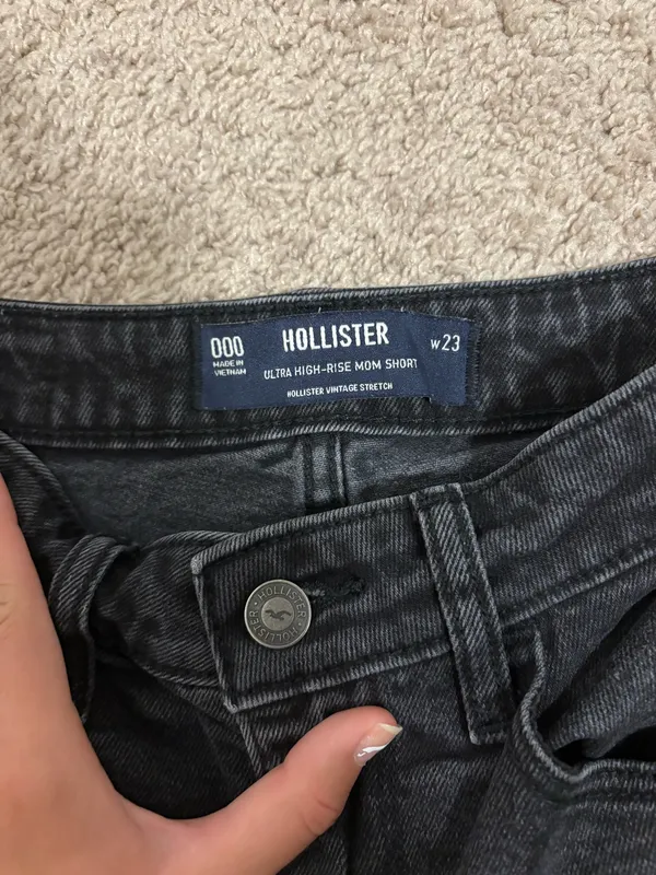 Hollister Ultra High-Rise Mom Shorts - Image 5