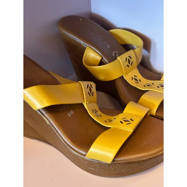 Contessa Yellow‎ Leather Laser Cut T-Strap Platform Wedge Sandals Size 8M Italy - Image 2