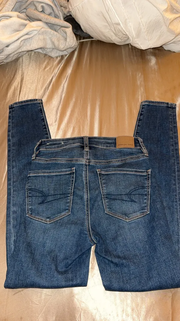 High-Rise American Eagle Jeans - Image 3