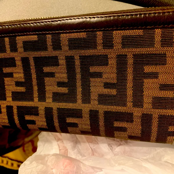 Fendi Zippy‎ wallet - Image 3