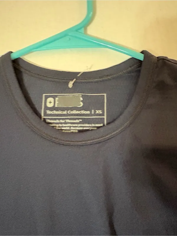 Dark navy blue nwot XS FIGS long sleeve underscrub top logo new technical - Image 4