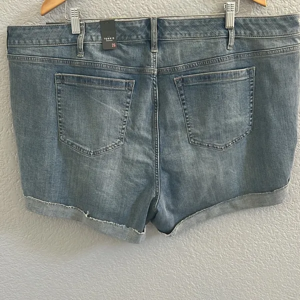 Torrid 5 INCH VINTAGE STRETCH MID-RISE SHORT SIZE 26 - Image 6