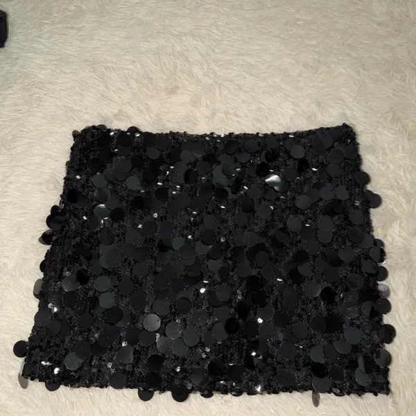 Edikted Sabina Black Low-Rise Sequin Mini Skirt Size XS Black - Image 2