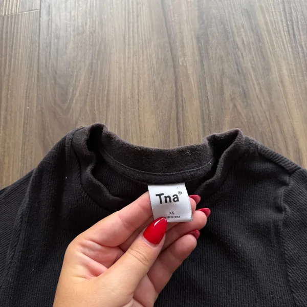 Aritzia TNA Baby Tee - Image 3