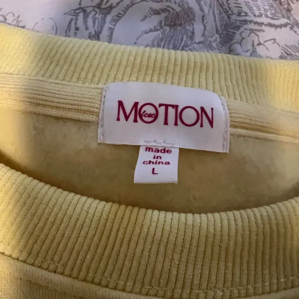 Yellow Sweatshirt and Skort Set Size L - Image 4
